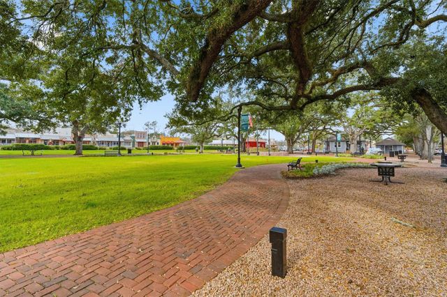 309 Waco Avenue, League City, TX 77573