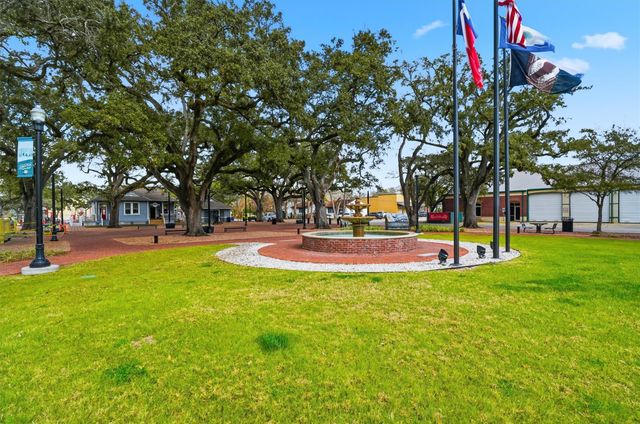 309 Waco Avenue, League City, TX 77573