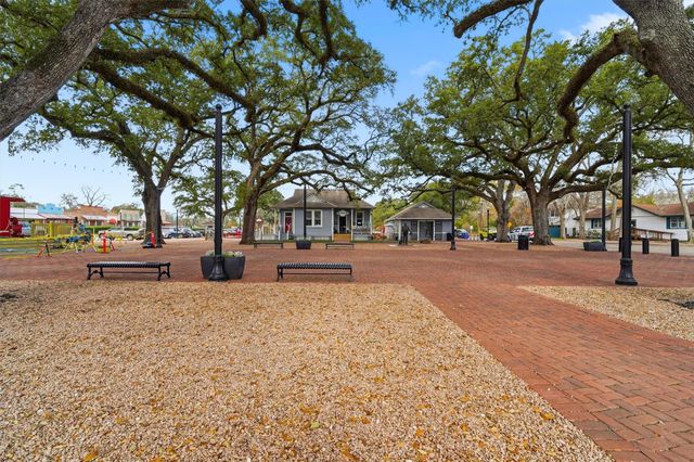 309 Waco Avenue, League City, TX 77573