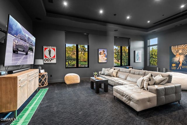 2111 High Knoll Circle, Westlake Village, CA 91362