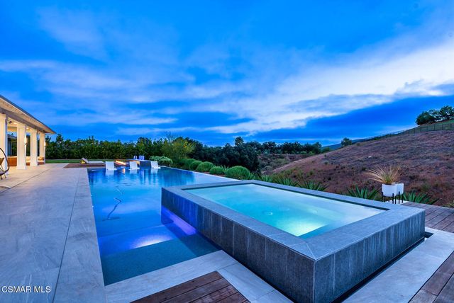 2111 High Knoll Circle, Westlake Village, CA 91362