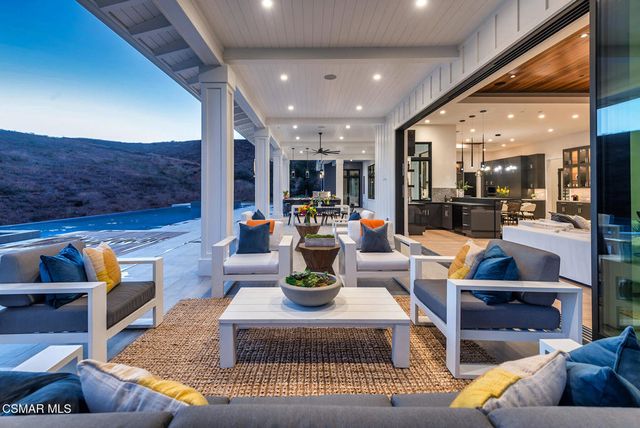 2111 High Knoll Circle, Westlake Village, CA 91362