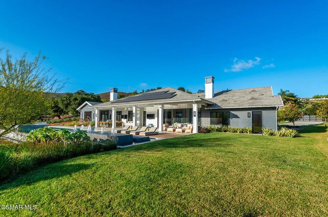 2111 High Knoll Circle, Westlake Village, CA 91362