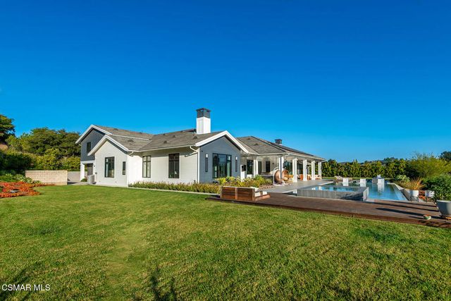 2111 High Knoll Circle, Westlake Village, CA 91362