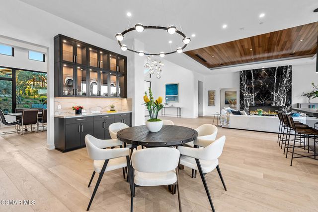 2111 High Knoll Circle, Westlake Village, CA 91362