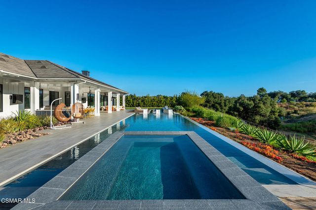 2111 High Knoll Circle, Westlake Village, CA 91362