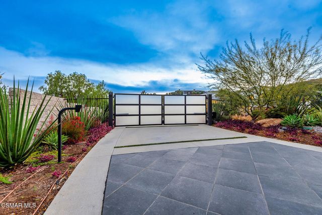 2111 High Knoll Circle, Westlake Village, CA 91362