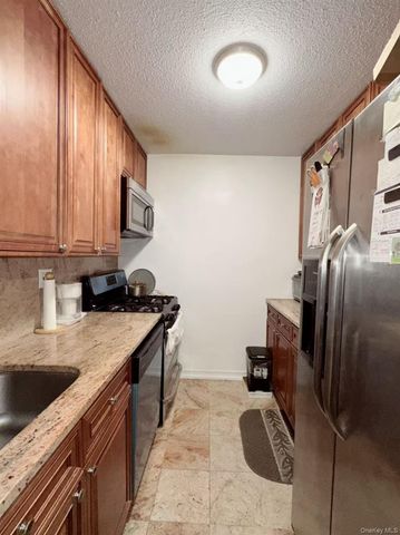 4140 Union Street 6D, Flushing, NY 11355