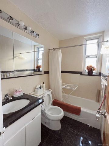 4140 Union Street 6D, Flushing, NY 11355