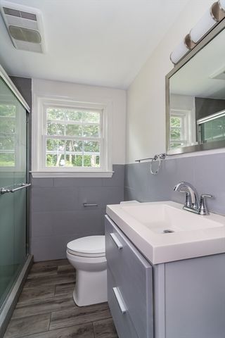 22 Wethersfield Rd, Natick, MA 01760