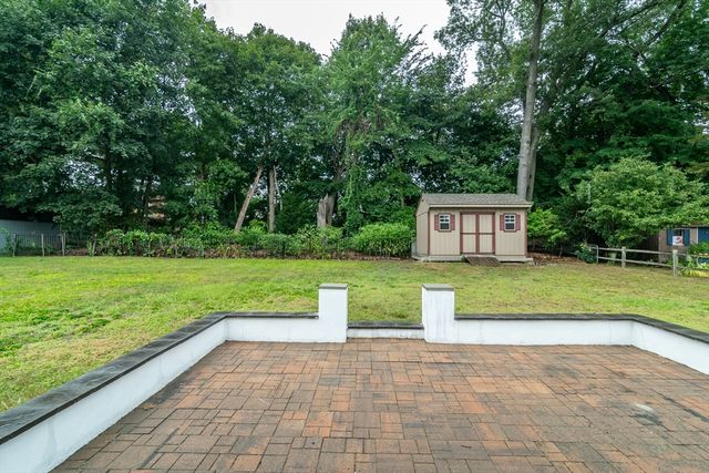 22 Wethersfield Rd, Natick, MA 01760