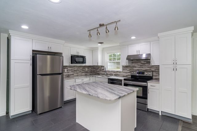 22 Wethersfield Rd, Natick, MA 01760