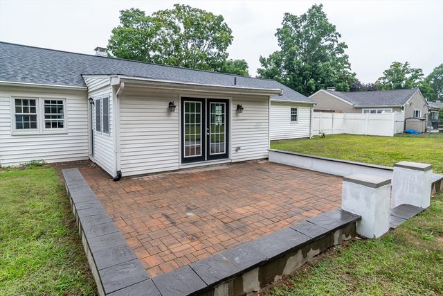 22 Wethersfield Rd, Natick, MA 01760