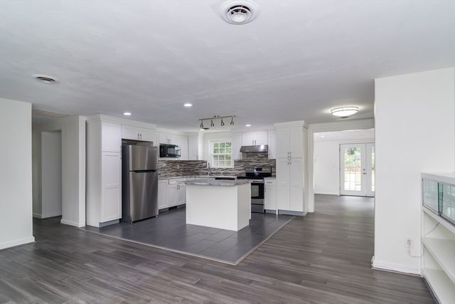 22 Wethersfield Rd, Natick, MA 01760