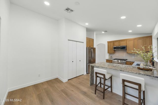 7898 W Sacramento Hill Drive, Tucson, AZ 85743