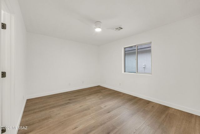 7898 W Sacramento Hill Drive, Tucson, AZ 85743