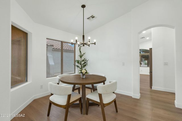 7898 W Sacramento Hill Drive, Tucson, AZ 85743