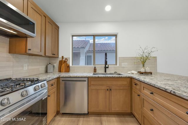 7898 W Sacramento Hill Drive, Tucson, AZ 85743