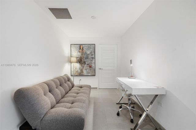 88 SW 7th St 1010, Miami, FL 33130