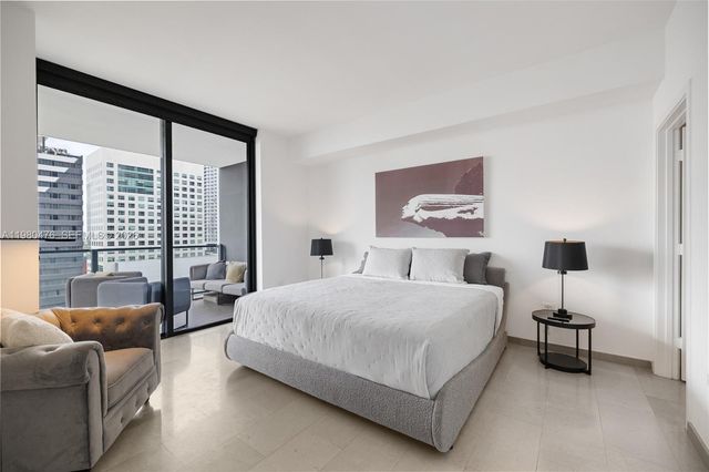 88 SW 7th St 1010, Miami, FL 33130