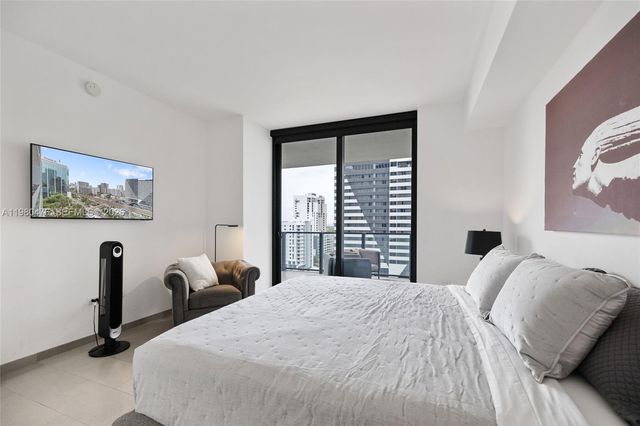 88 SW 7th St 1010, Miami, FL 33130