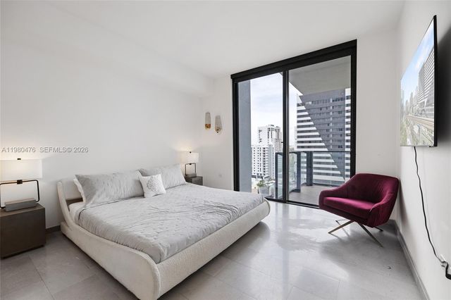 88 SW 7th St 1010, Miami, FL 33130