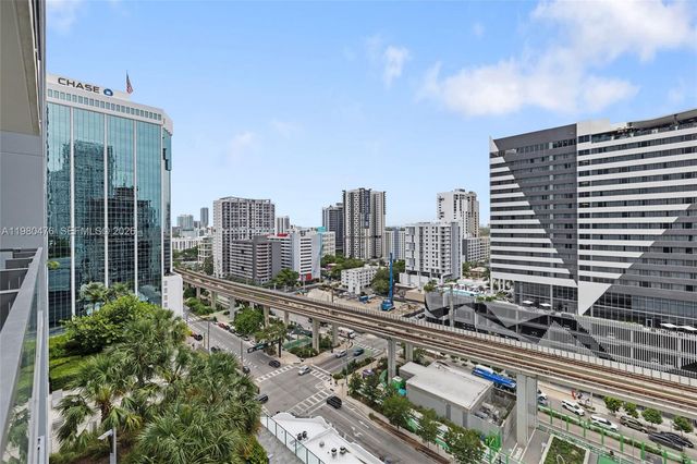 88 SW 7th St 1010, Miami, FL 33130