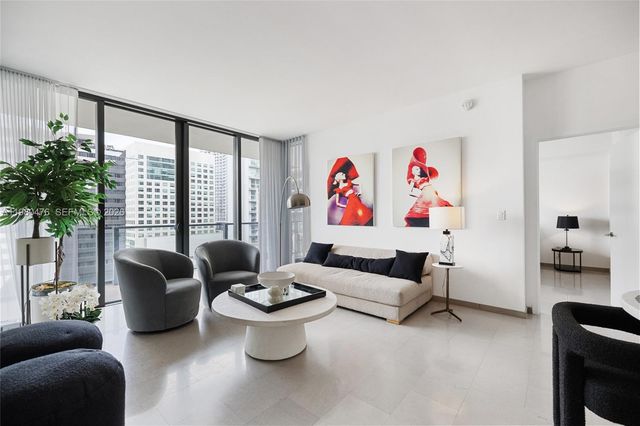 88 SW 7th St 1010, Miami, FL 33130