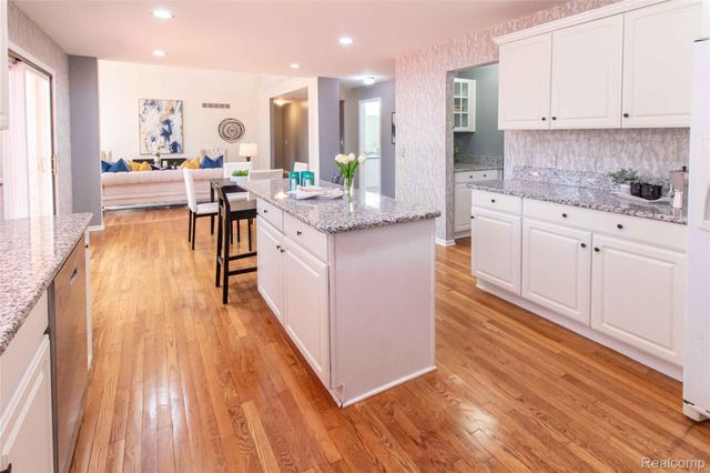 20732 Hannah Court, Novi, MI 48375