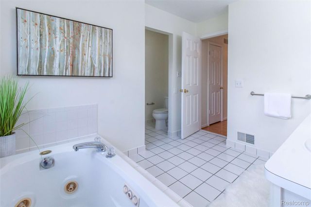 20732 Hannah Court, Novi, MI 48375