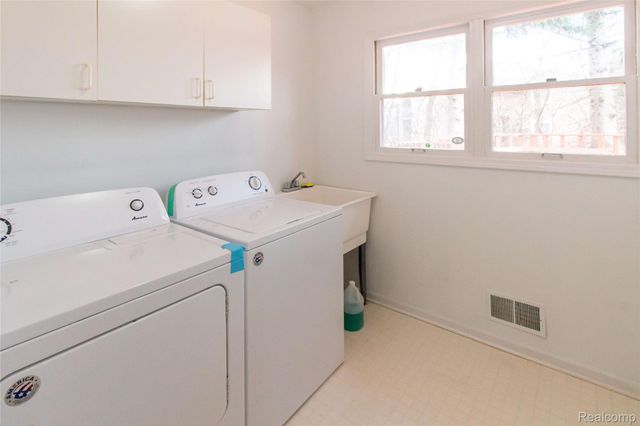 20732 Hannah Court, Novi, MI 48375