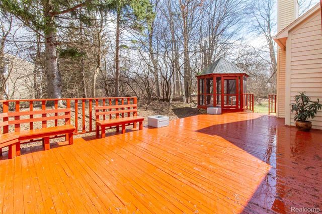 20732 Hannah Court, Novi, MI 48375