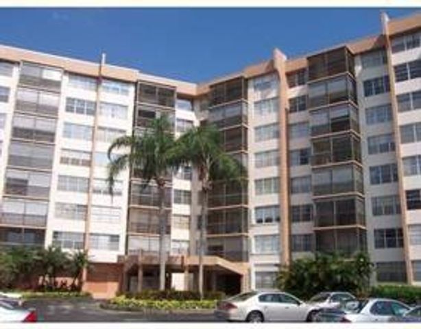 1200 SAINT CHARLES Place 409, Pembroke Pines, FL 33026