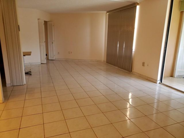 1200 SAINT CHARLES Place 409, Pembroke Pines, FL 33026