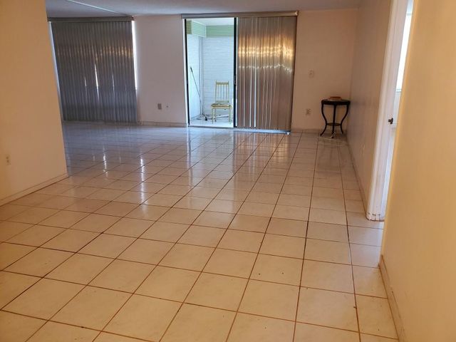 1200 SAINT CHARLES Place 409, Pembroke Pines, FL 33026
