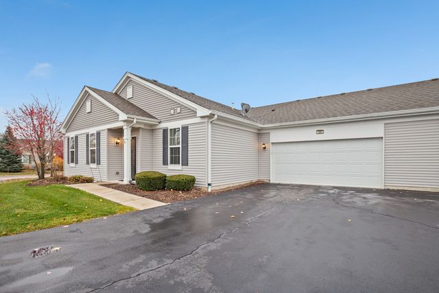 1594 Hannah Lane 1112, Pingree Grove, IL 60140