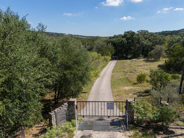 1001 Bluff View RD, Wimberley, TX 78676