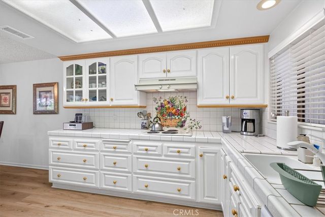 859 Ronda Mendoza N, Laguna Woods, CA 92637