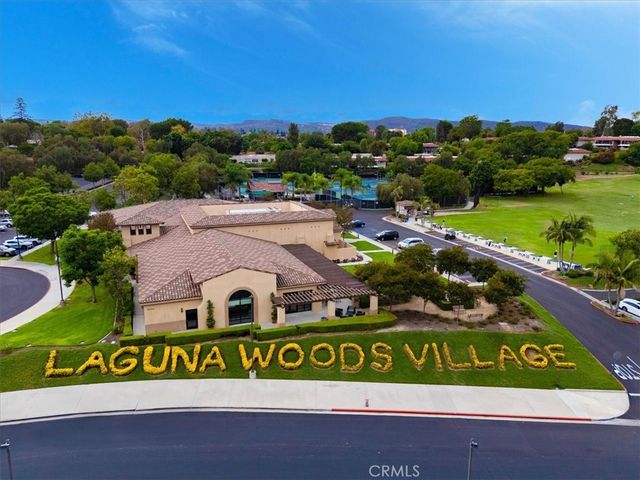 859 Ronda Mendoza N, Laguna Woods, CA 92637