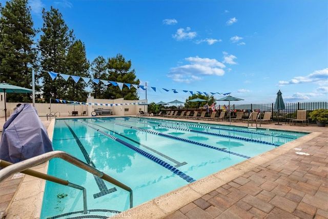 859 Ronda Mendoza N, Laguna Woods, CA 92637