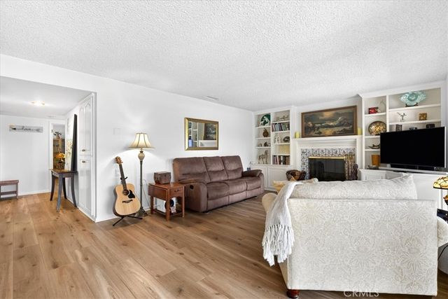 859 Ronda Mendoza N, Laguna Woods, CA 92637
