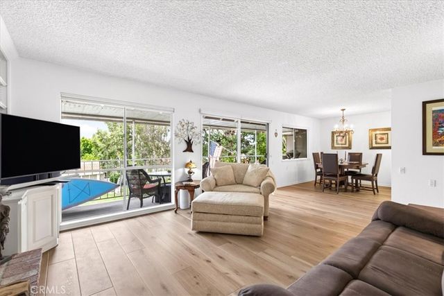 859 Ronda Mendoza N, Laguna Woods, CA 92637