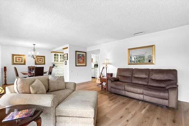859 Ronda Mendoza N, Laguna Woods, CA 92637
