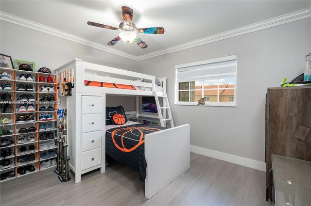 15863 SW 71st St 15863, Miami, FL 33193