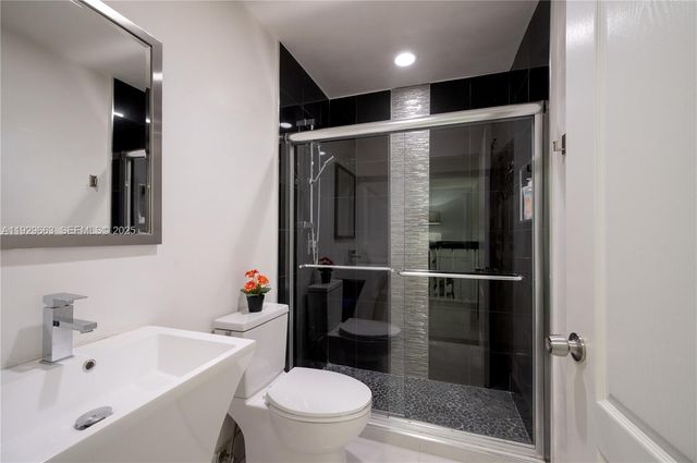 15863 SW 71st St 15863, Miami, FL 33193