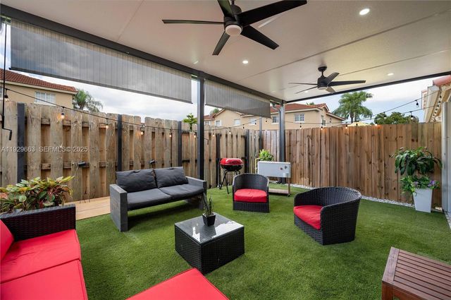 15863 SW 71st St 15863, Miami, FL 33193