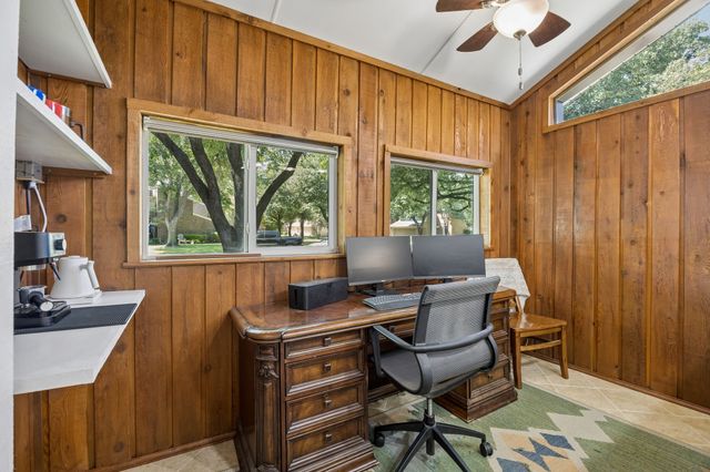 2813 Raintree Drive, Carrollton, TX 75006