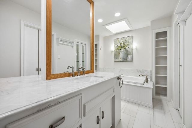 2813 Raintree Drive, Carrollton, TX 75006