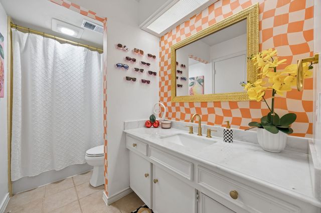 2813 Raintree Drive, Carrollton, TX 75006