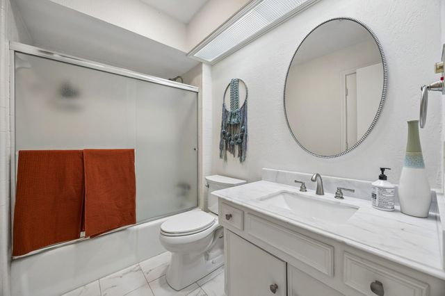 2813 Raintree Drive, Carrollton, TX 75006
